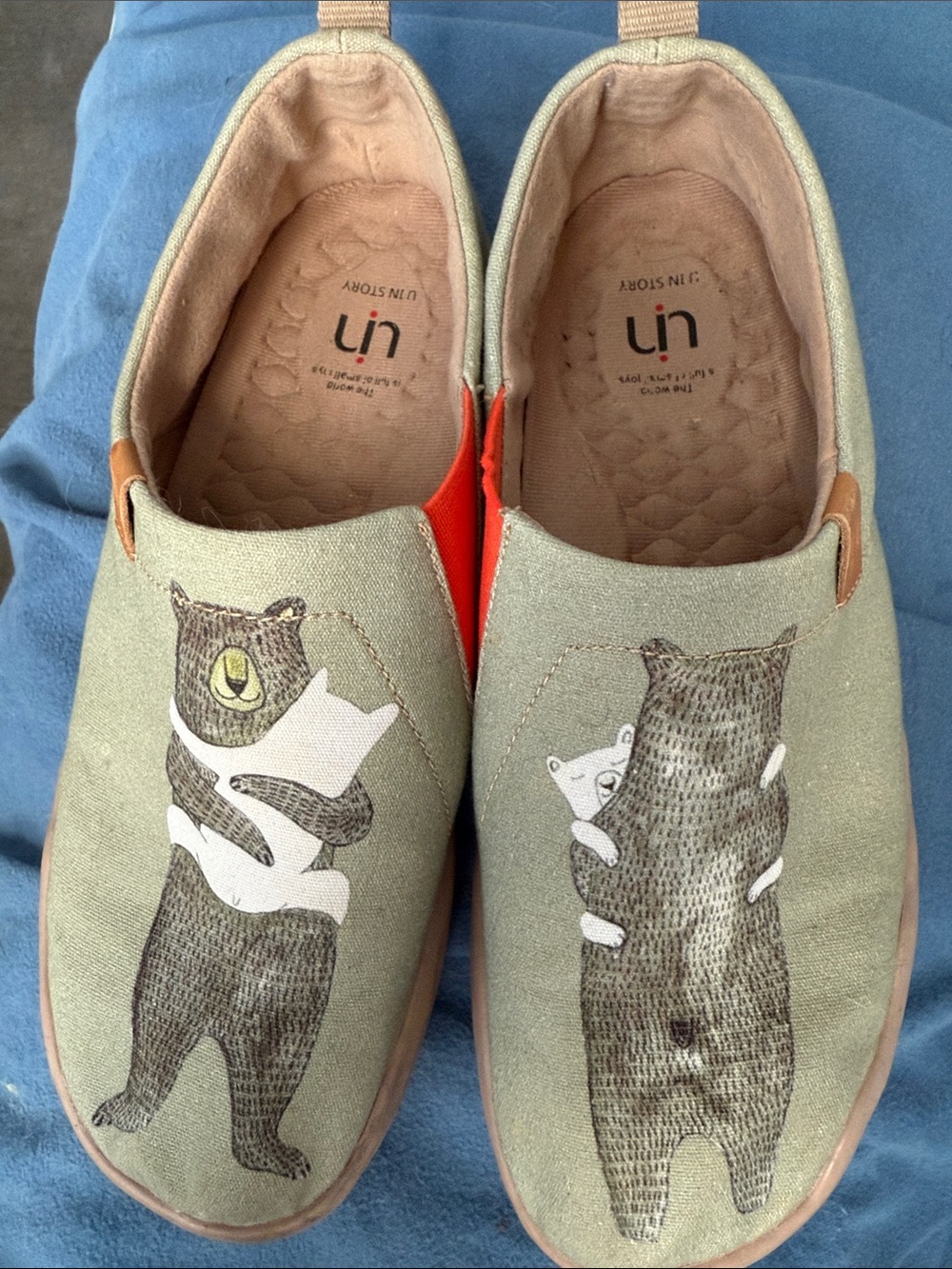 UIN Gray Canvas Slip-On Flats with Bear Print